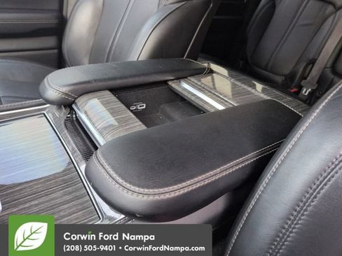 Used 2022 Jeep Wagoneer Series II AWD/4WD image 18