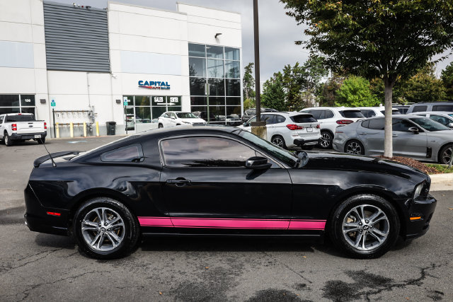 Used 2014 Ford Mustang Premium RWD image 10