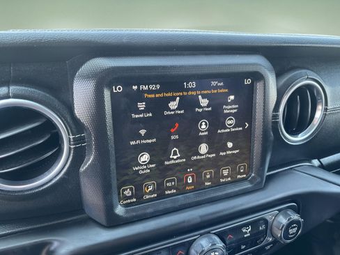 Used 2018 Jeep Wrangler Unlimited Sahara AWD/4WD image 15