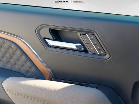 New 2026 GMC Canyon Denali image 19