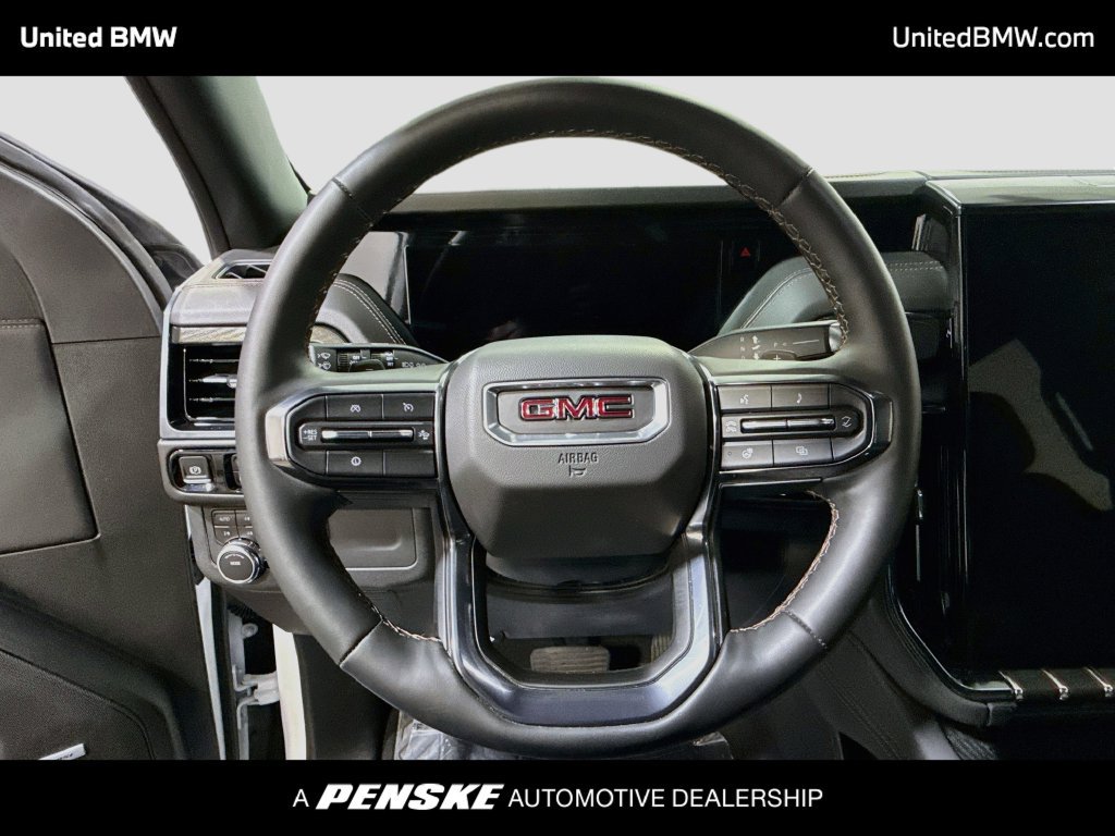 Used 2025 GMC Yukon AT4 AWD/4WD image 13