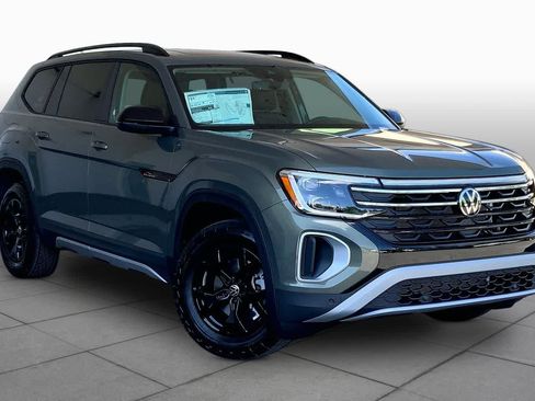 New 2026 Volkswagen Atlas Peak Edition AWD/4WD image 2