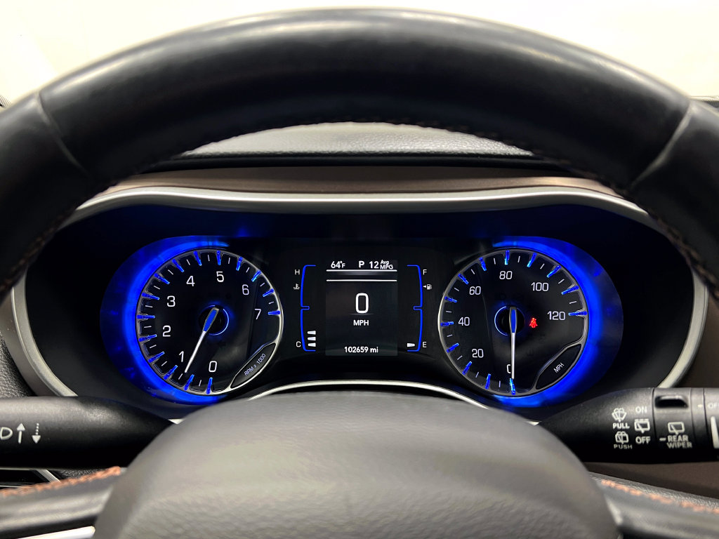 Used 2019 Chrysler Pacifica Touring-L FWD image 22