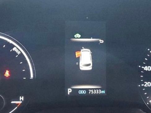 Used 2022 Toyota Sienna XLE image 4