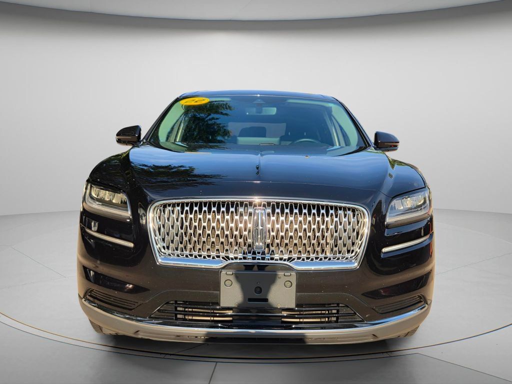 Used 2022 Lincoln Nautilus AWD image 4