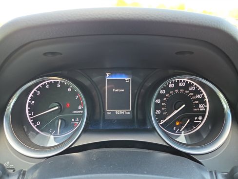 Used 2019 Toyota Camry SE image 16