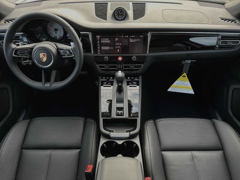Used 2024 Porsche Macan S image 6