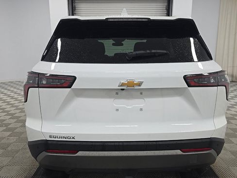 Used 2026 Chevrolet Equinox LT FWD image 6
