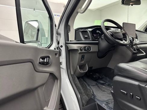 Used 2025 Ford Transit 150 Low Roof AWD image 17