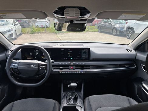 Used 2025 Kia K4 FWD image 31