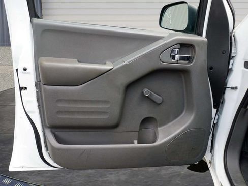 Used 2018 Nissan Frontier S RWD image 13