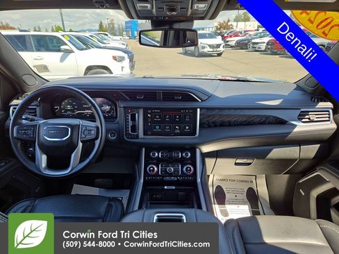 Used 2024 GMC Yukon XL Denali AWD/4WD image 3