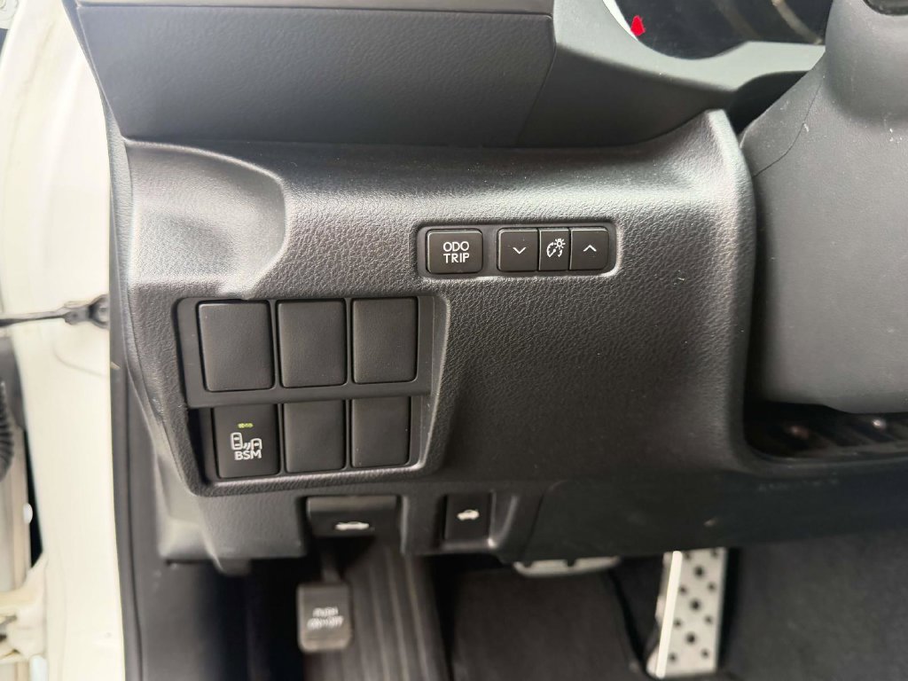 Used 2016 Lexus IS 300 AWD w/ F Sport Package image 26