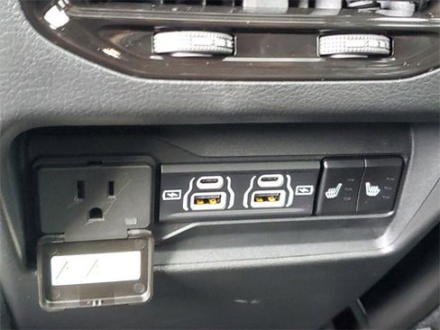 New 2025 Jeep Grand Cherokee Limited w/ Trailer Tow Package image 12