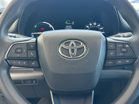 Used 2024 Toyota Sienna LE FWD image 24