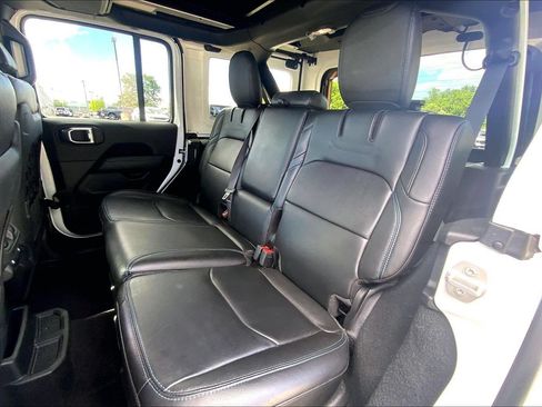 Used 2023 Jeep Wrangler Unlimited Rubicon 4xe w/ Cold Weather Group AWD/4WD image 20