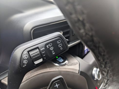 Used 2020 Ford Explorer Platinum w/ Premium Technology Package image 59