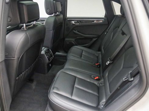 Certified 2026 Porsche Macan AWD/4WD image 23