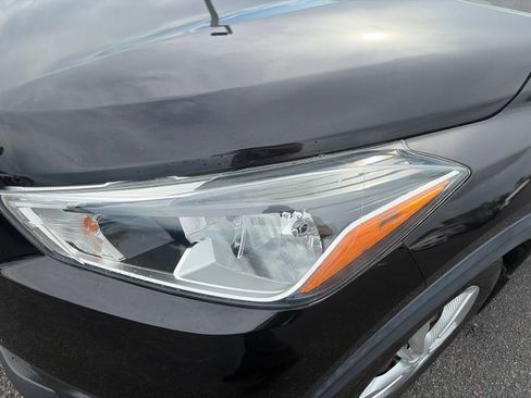 Used 2020 Nissan Kicks S FWD image 18