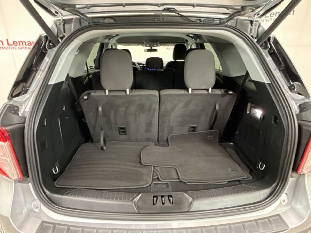 Used 2024 Ford Explorer XLT RWD image 25