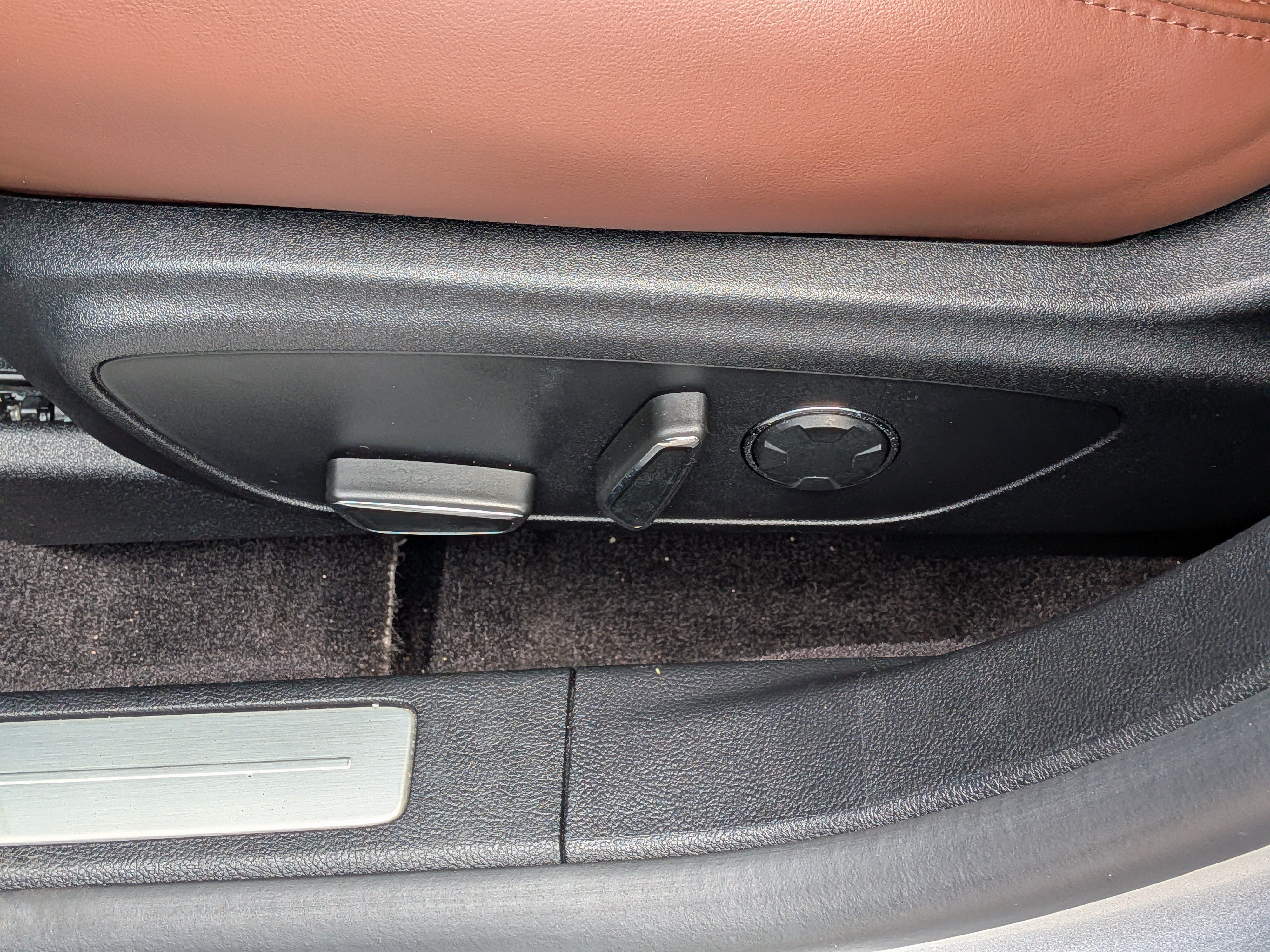 Used 2020 Lincoln MKZ Reserve w/ Elements Package FWD image 21
