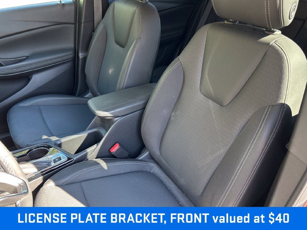 Used 2023 Buick Encore GX Select w/ Sport Touring Package FWD image 9