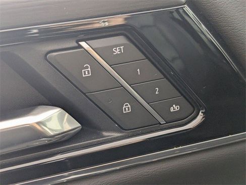 Certified 2025 GMC Yukon Denali image 8