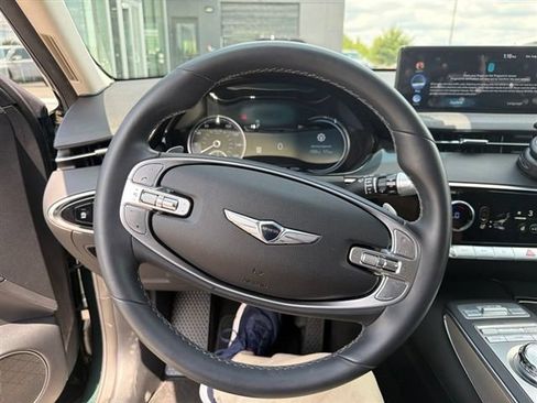 Used 2024 Genesis GV70 2.5T w/ Select Package AWD/4WD image 16