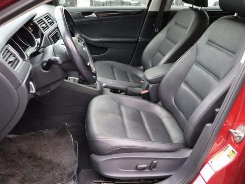 Used 2017 Volkswagen Jetta SEL image 40