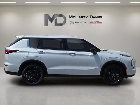 Used 2024 Mitsubishi Outlander SE Black Edition AWD/4WD image 6