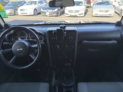 Used 2007 Jeep Wrangler Sahara w/ Dual Top Group AWD/4WD image 14