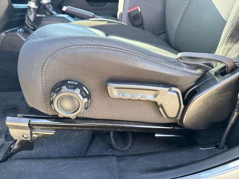 Used 2019 Jeep Wrangler Sport image 16