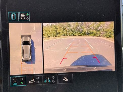 New 2026 GMC Acadia AT4 w/ Luxury Package AWD/4WD image 16