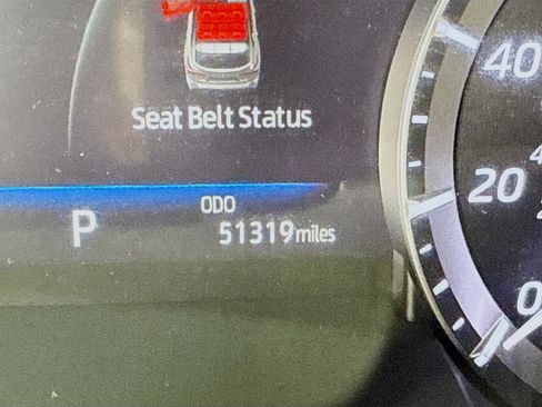 Used 2020 Toyota Highlander XLE image 16