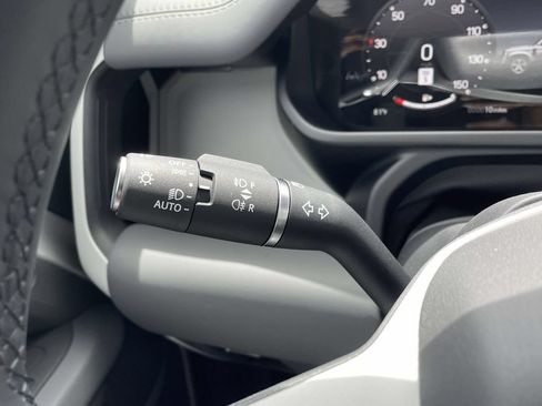 New 2026 Land Rover Defender 110 X-Dynamic SE AWD/4WD image 36