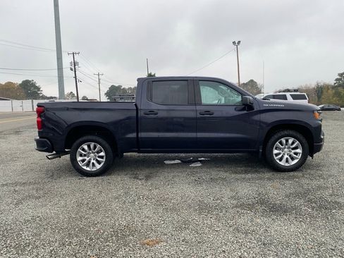 Used 2023 Chevrolet Silverado 1500 Custom image 2