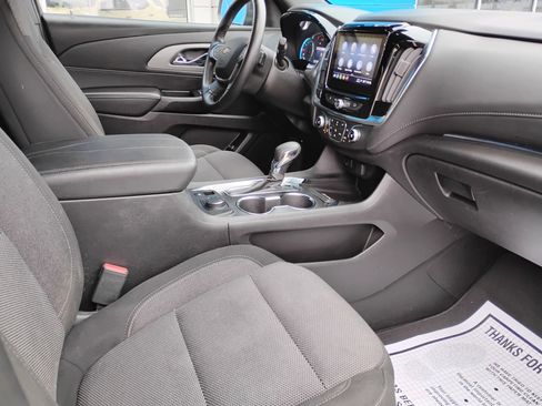 Used 2023 Chevrolet Traverse LT image 12