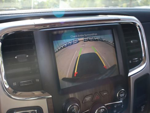 Used 2017 RAM 1500 Laramie RWD image 23