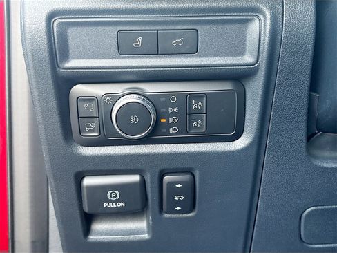 Used 2022 Ford Expedition Platinum image 10