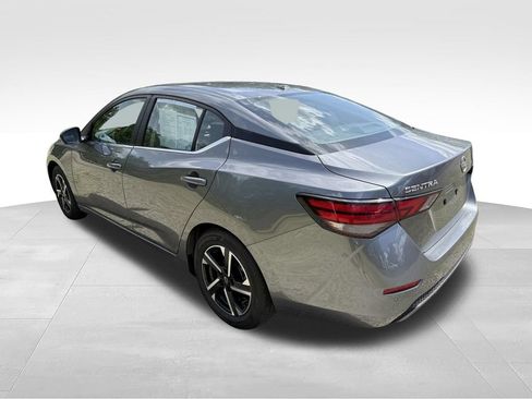 Used 2025 Nissan Sentra SV FWD image 4