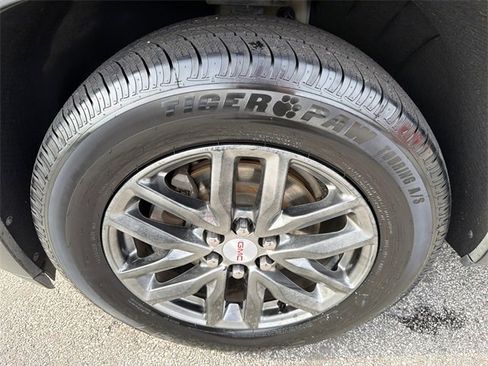 Used 2017 GMC Acadia SLT image 11