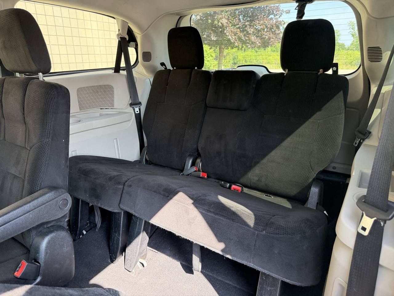 Used 2013 Dodge Grand Caravan SXT FWD image 31