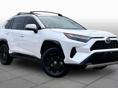 Used 2023 Toyota RAV4 SE AWD/4WD image 3