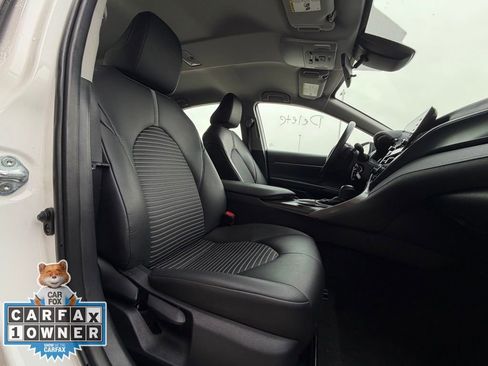 Used 2024 Toyota Camry SE image 25