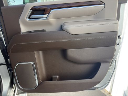 Used 2024 GMC Sierra 3500 SLT w/ SLT Premium Package image 33