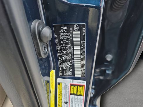 Used 2018 Toyota Camry LE FWD image 35