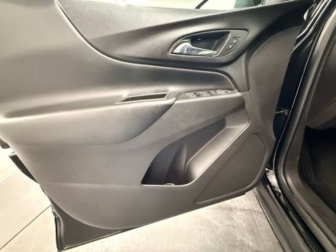 Used 2024 Chevrolet Equinox LT FWD image 16