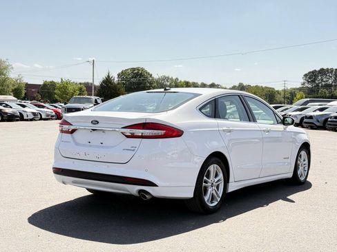 Used 2018 Ford Fusion SE w/ Equipment Group 602A FWD image 6