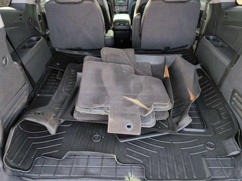 Used 2017 Chevrolet Traverse Premier image 34