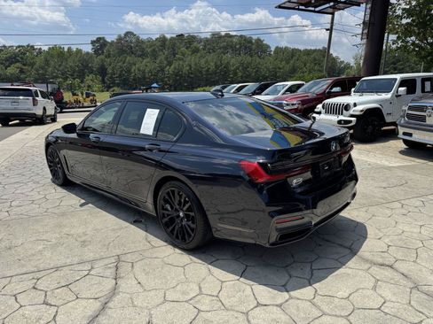 Used 2022 BMW 740i w/ M Sport Package RWD image 11